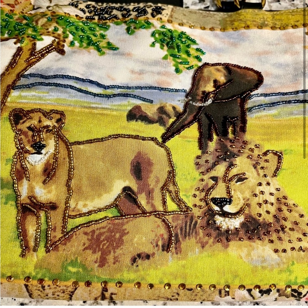 Lion, Elephant Jungle purse - Picture 9 of 15